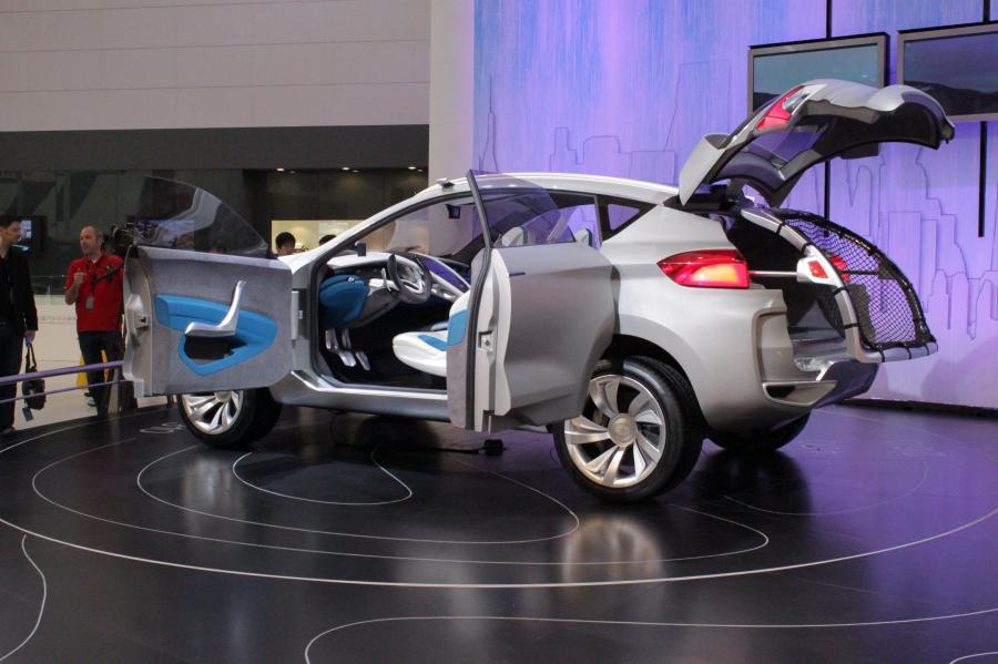  FAW X Concept SUV 2011 года  (фото 8 из 38)